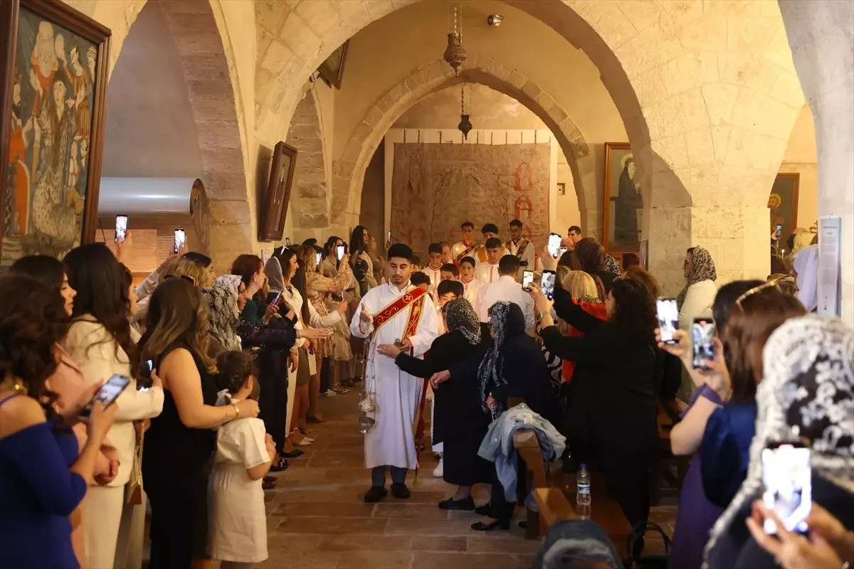 Mardin’de Süryaniler Paskalya Bayramını Coşkuyla Kutladı