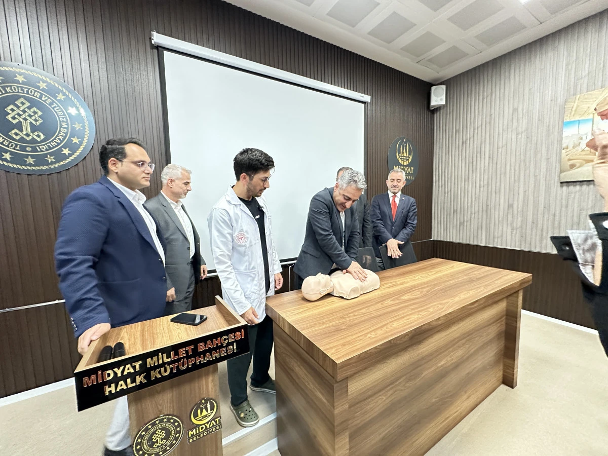 Mardin'de "temel yaşam desteği ve heimlich manevrası" anlatıldı