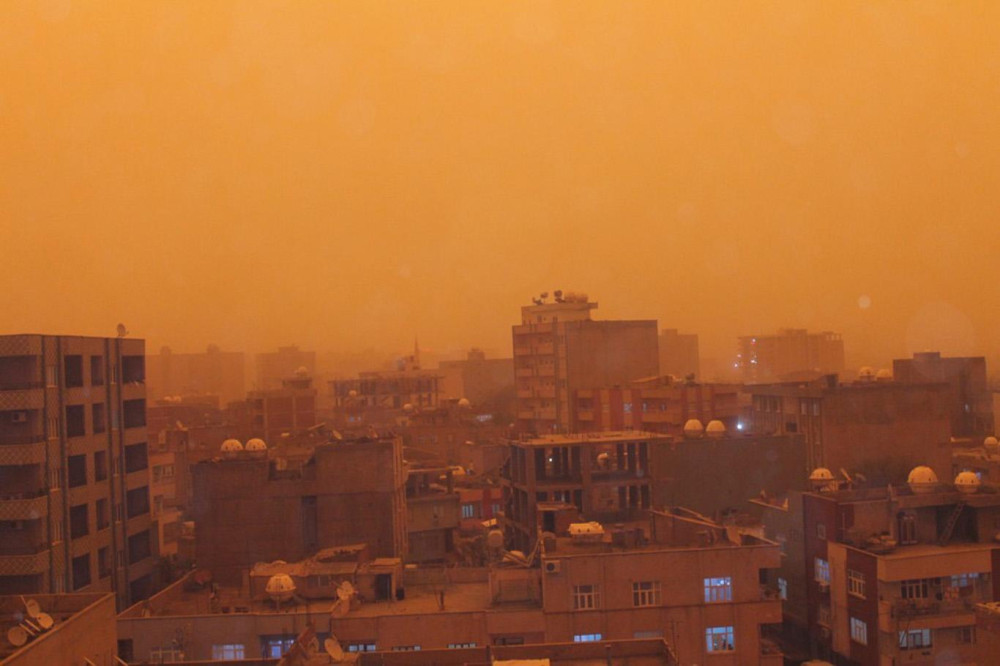 Mardin’de toz bulutu ve yağmur uyarısı