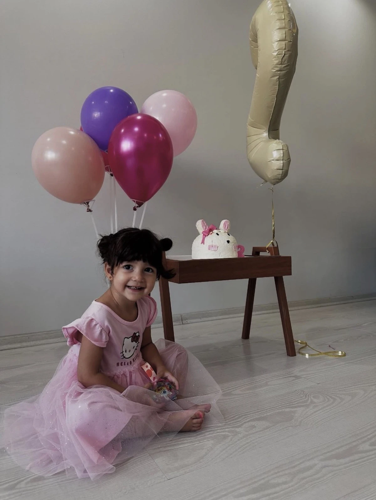 Mardin'de &uuml;&ccedil;&uuml;nc&uuml; kattan d&uuml;şen &ccedil;ocuk hayatını kaybetti