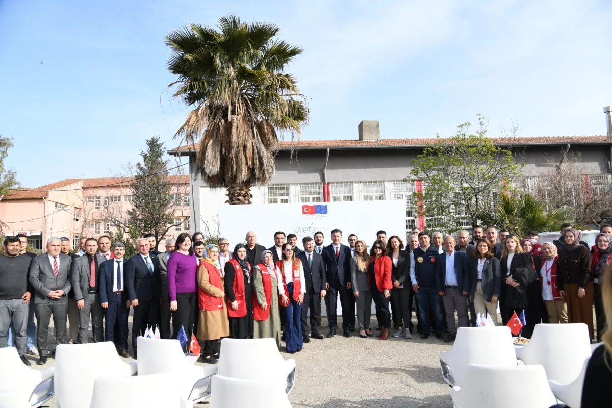 Mardin&rsquo;de &Uuml;reticilere Ekipman Desteği