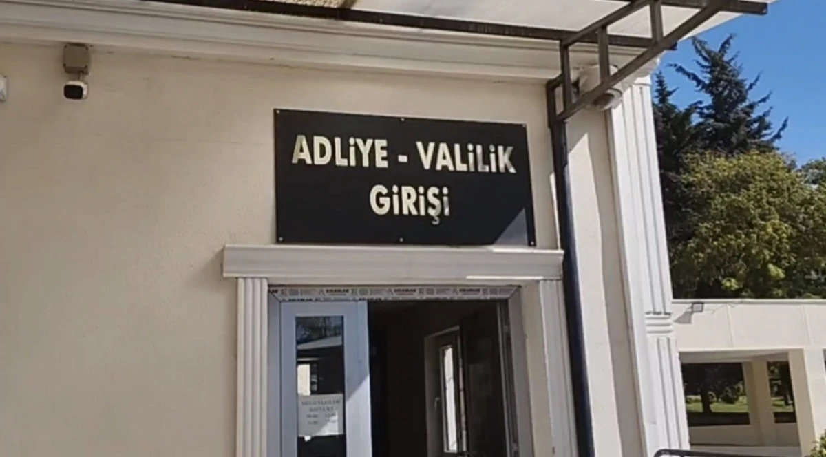 Mardin'de yakılarak &ouml;ld&uuml;r&uuml;len gencin davasında 2 kardeşe ağırlaştırılmış m&uuml;ebbet istemi
