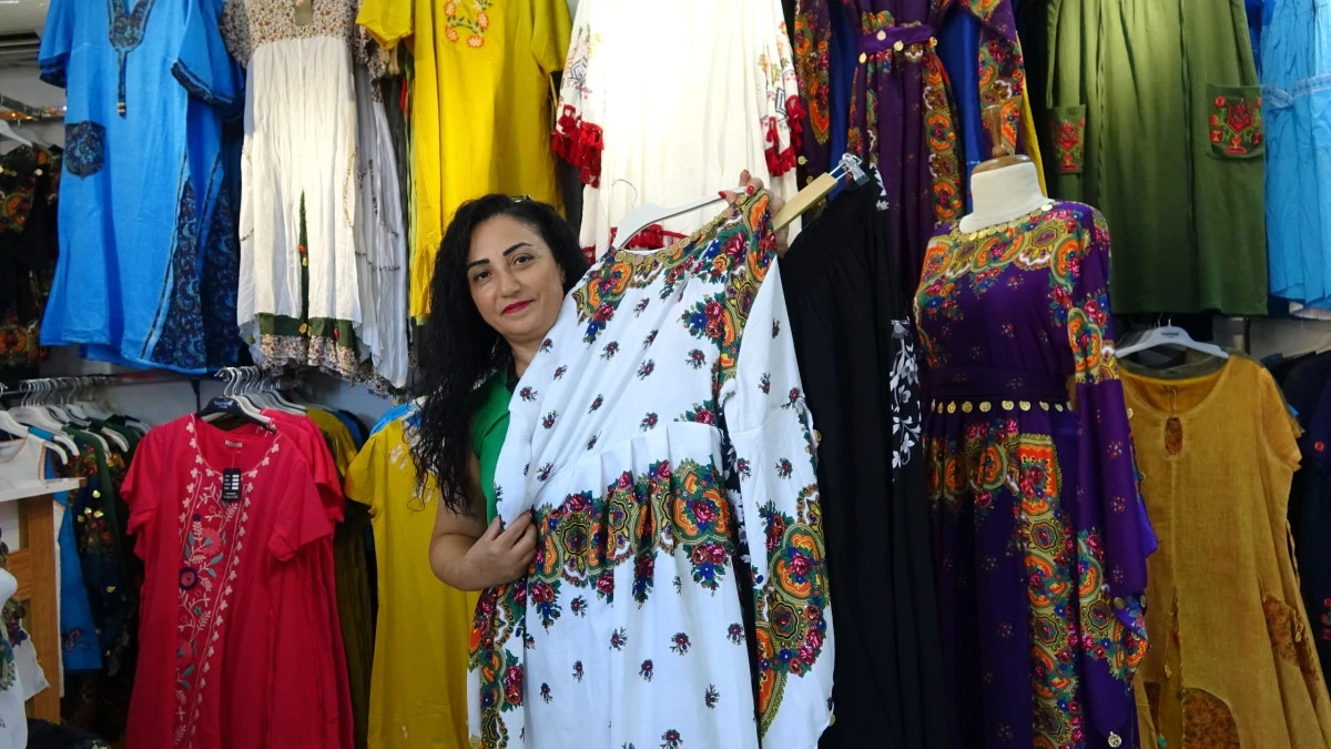 Mardin’de yöresel kıyafetler turistlerin ilgi odağı oldu