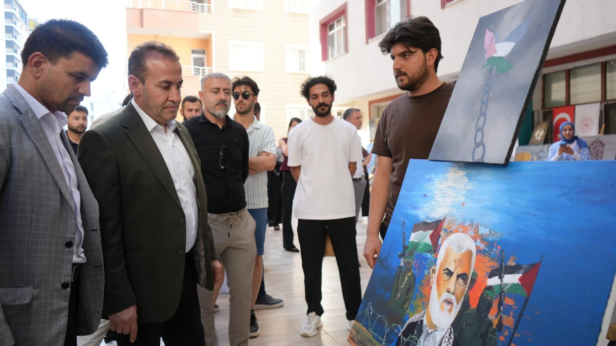Mardin'de yurtlarda kalan öğrenciler resim sergisi düzenledi