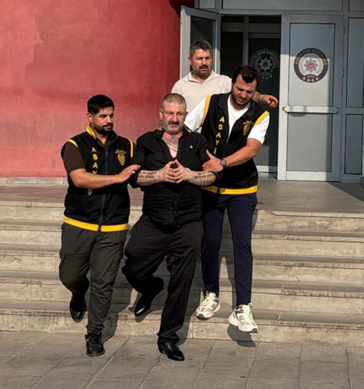 Mardin'deki cinayetten 12 yıl 6 ay hapis cezası alan h&uuml;k&uuml;ml&uuml; Adana'da yakalandı