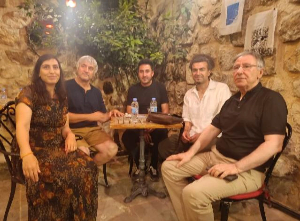 Mardin&rsquo;in K&uuml;lt&uuml;rel Geleceği Kebike&ccedil; Sahaf&rsquo;ta Masaya Yatırıldı