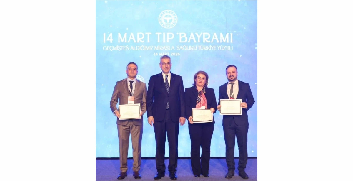 Mardinli Doktor "Yılın Hekimi" &Ouml;d&uuml;l&uuml;n&uuml; Aldı