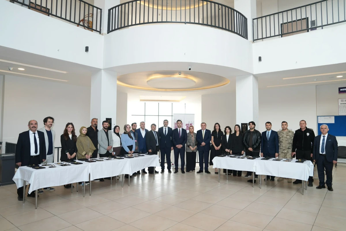 MA&Uuml; Midyat Sanat ve Tasarım Fak&uuml;ltesinde A&ccedil;ılış Dersi Veysi Şahin&rsquo;den