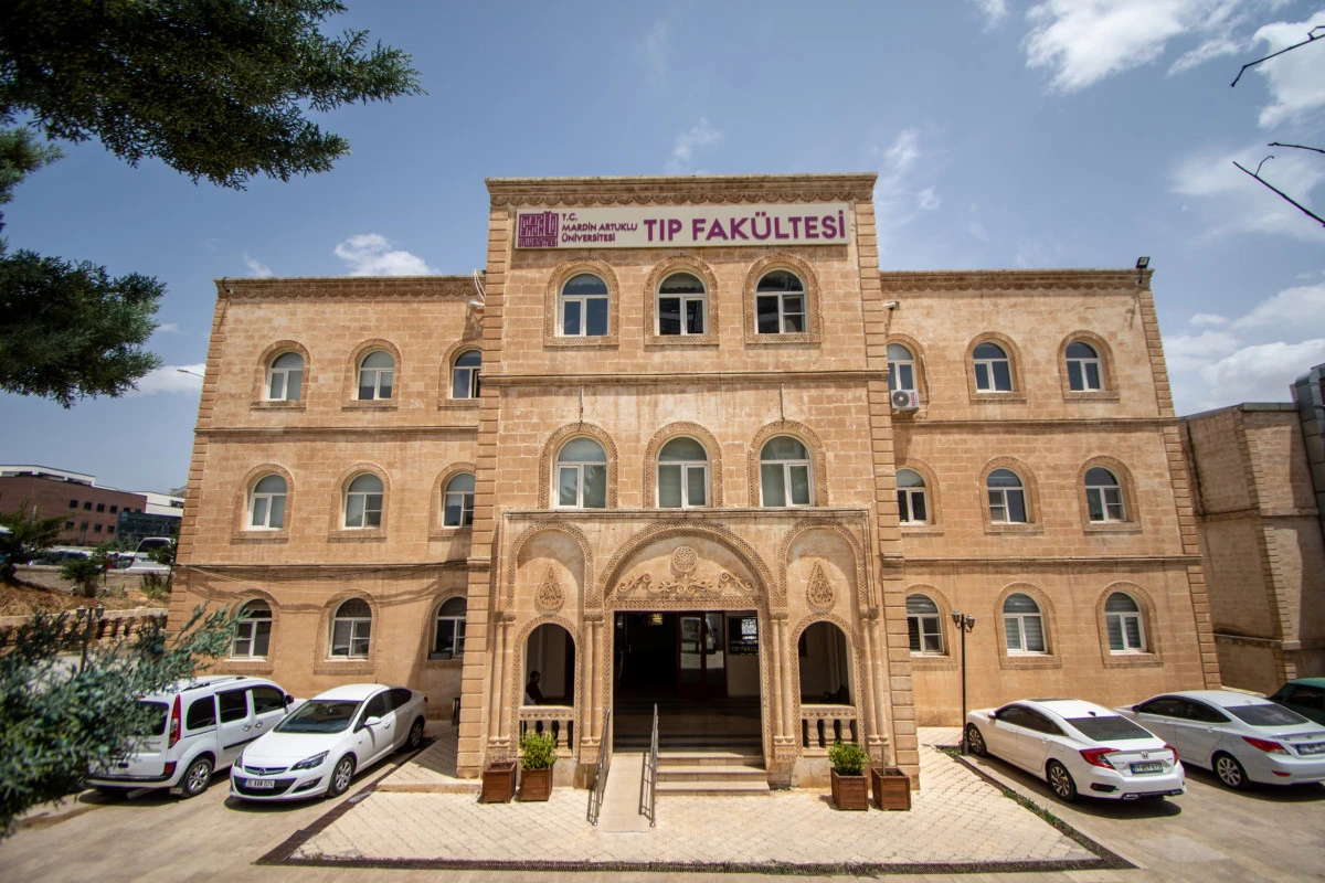 MA&Uuml; Nitelikli Uzman Hekimler Yetiştirmeye Devam Ediyor