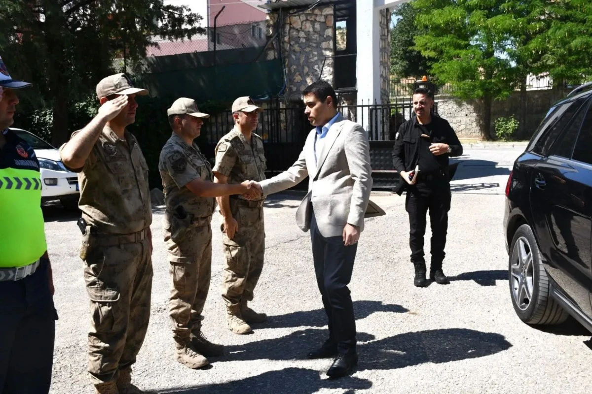 Mazıdağı Kaymakamı Volkan &Ouml;zer İl&ccedil;e Jandarma Komutanlığını Ziyaret Etti