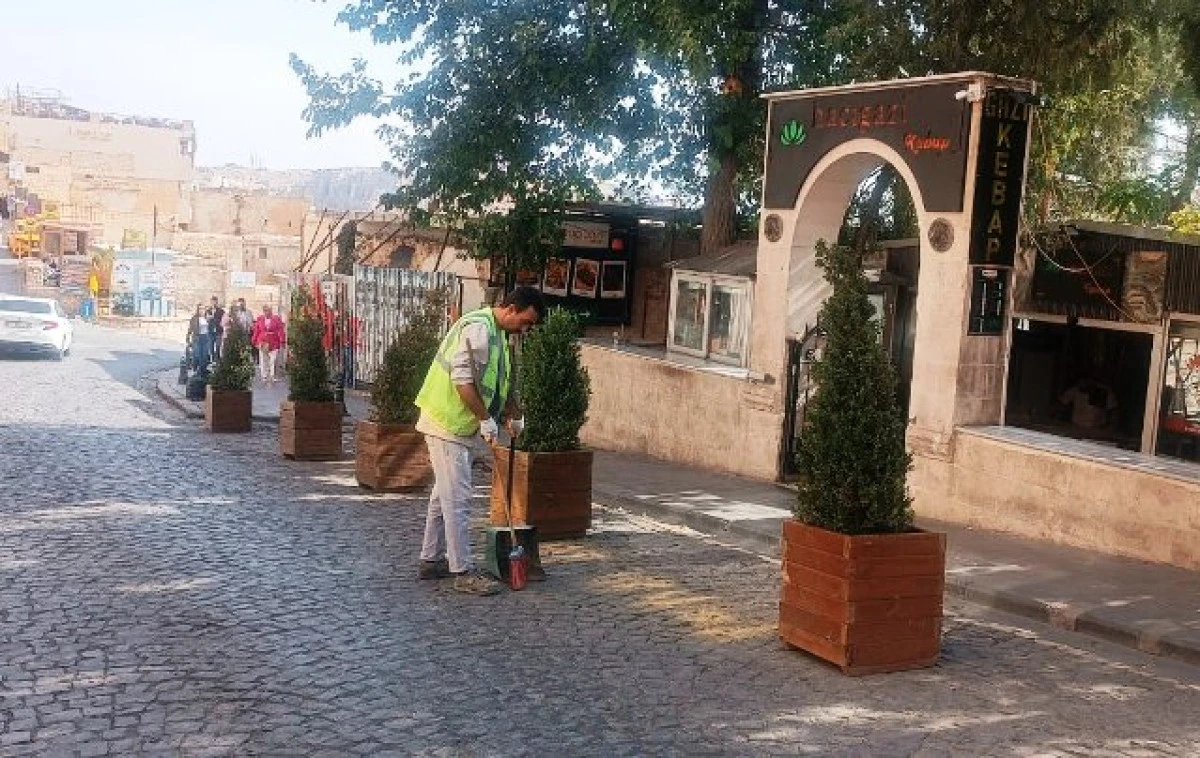 MBB'den 1. Cadde’de Temizlik ve Çevre Düzenlemesi Yapıldı
