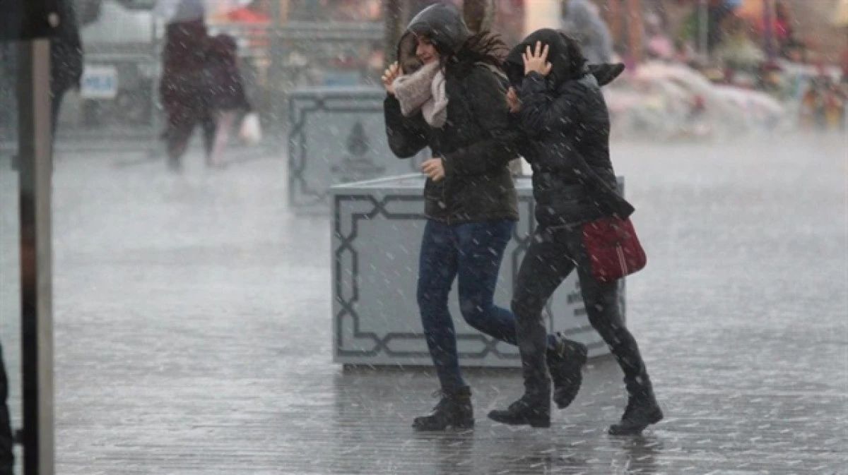 Meteorolojiden 6 il için ‘kuvvetli rüzgar ve fırtına’ uyarısı