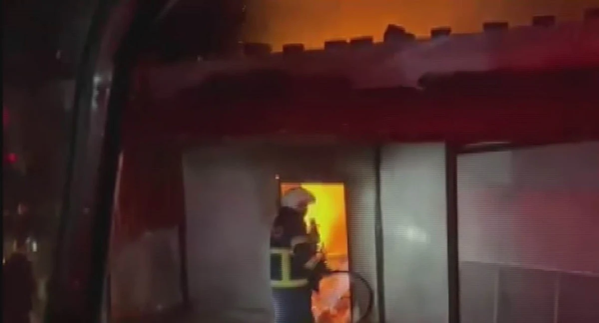 Metruk Bir Evde Yangın &Ccedil;ıktı