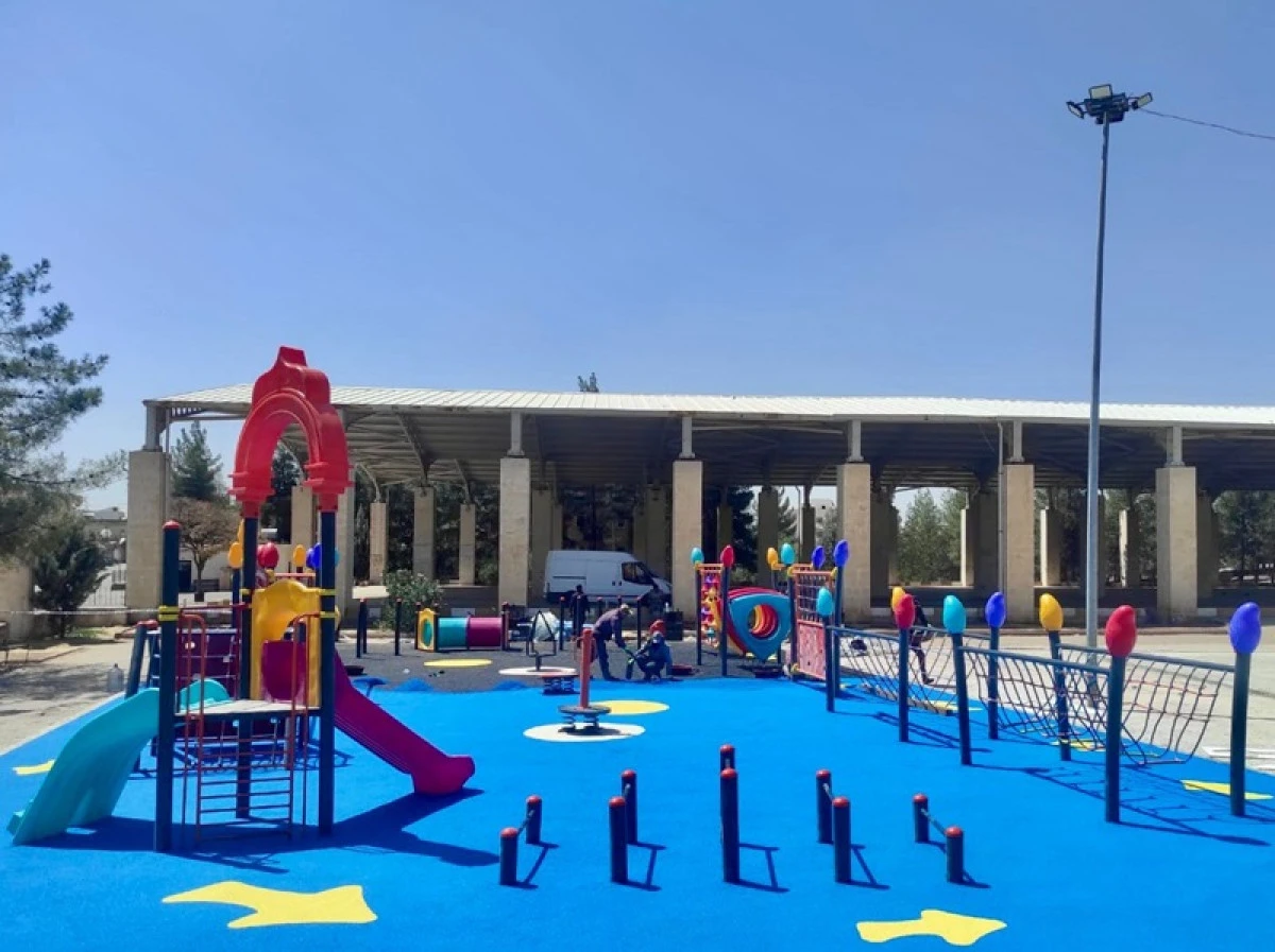 Midyat Belediyesi’nden Mahallelere Modern Parklar