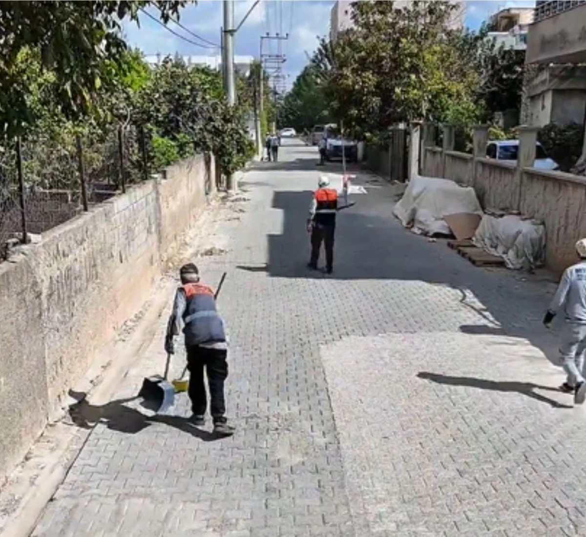 Midyat Belediyesi&rsquo;nden Temizlik &Ccedil;ağrısı: Şehrimizi Birlikte Temiz Tutalım