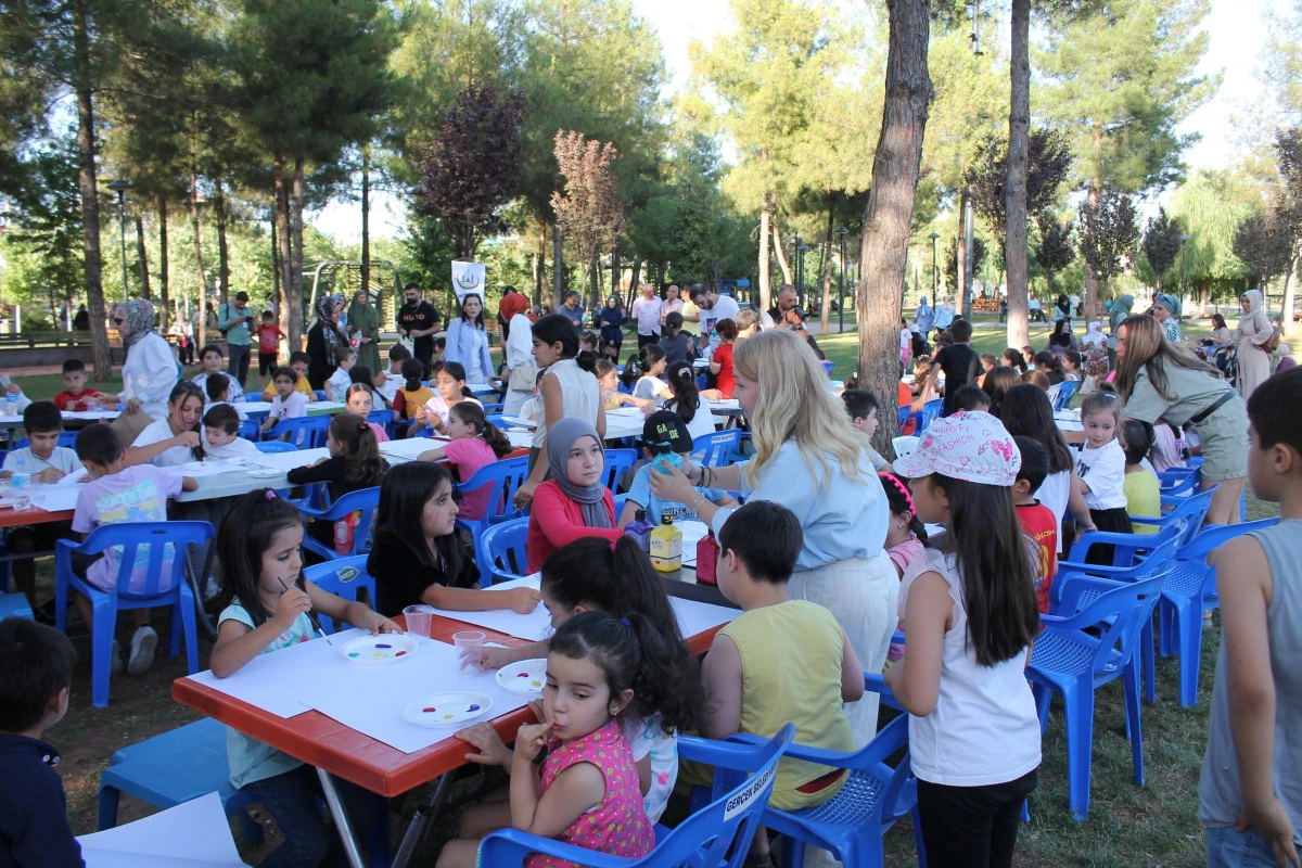 Midyat'ta 100'den fazla çocuk sanatla buluşarak hayallerini çizdi