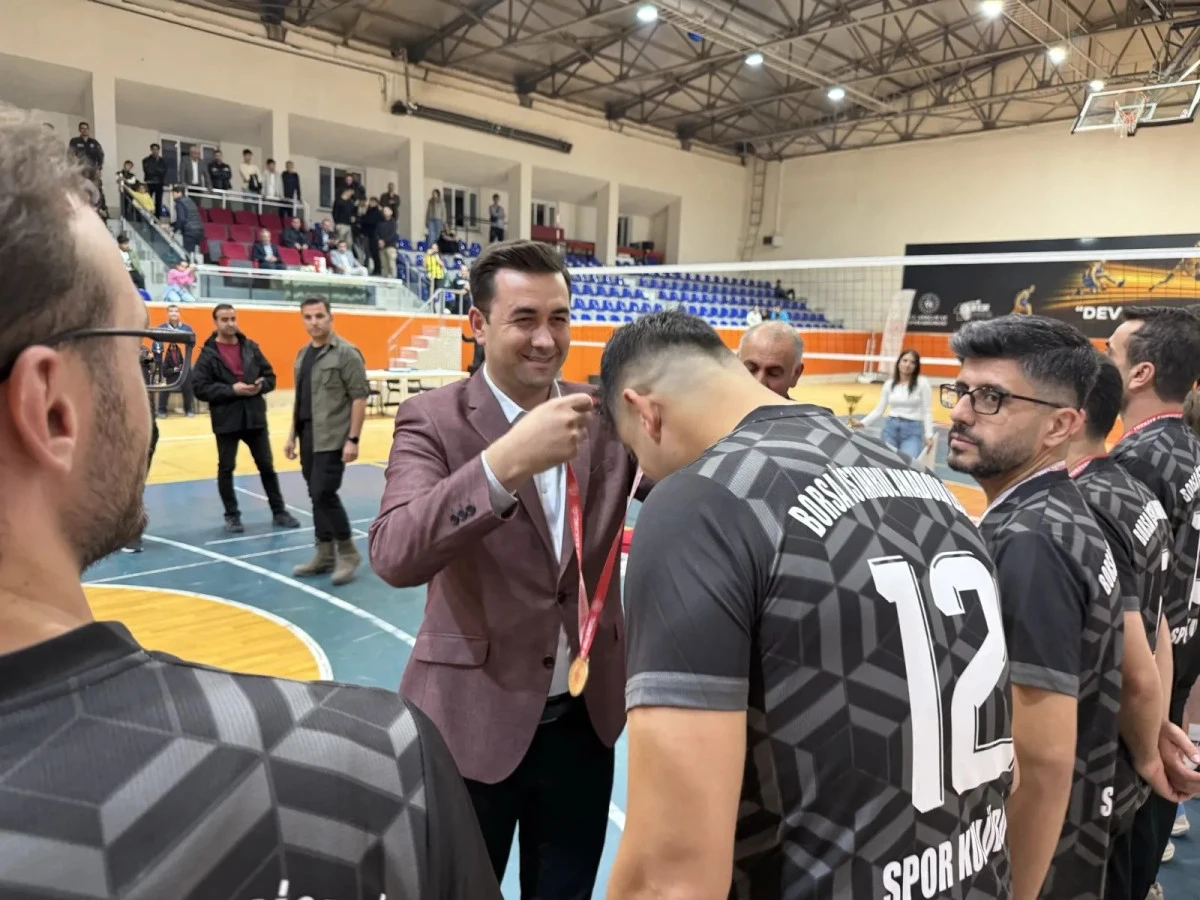 Midyat'ta Borsa İstanbul Anadolu Lisesi Şampiyon Oldu