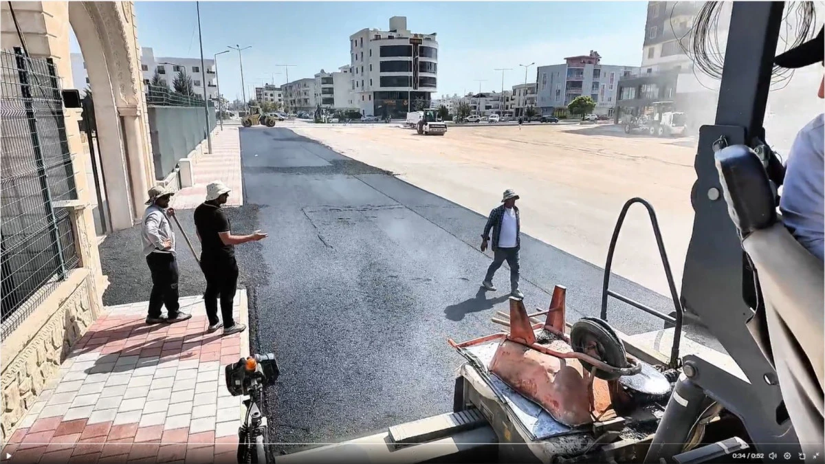Midyat&rsquo;ta Filistin Caddesi&rsquo;nde Asfalt &Ccedil;alışması