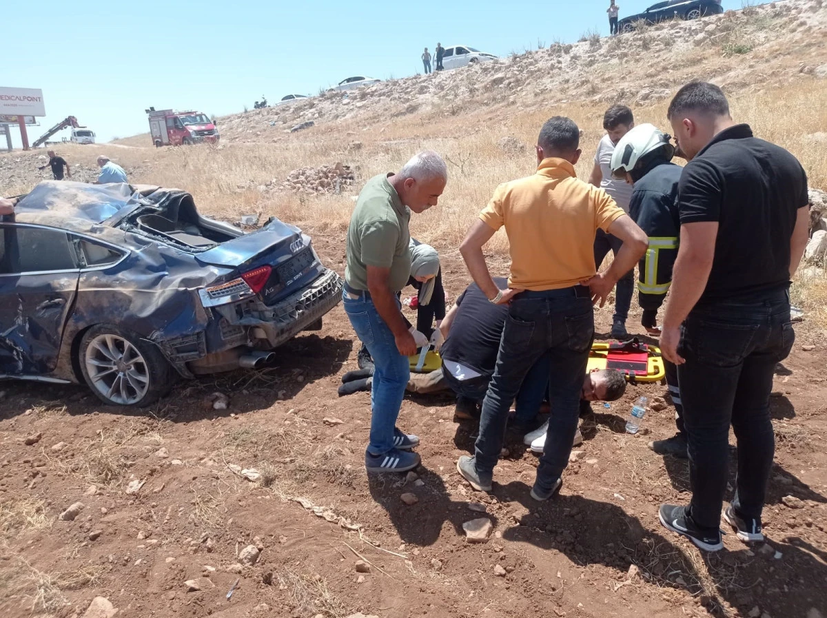 Midyat'ta virajı alamayan otomobil takla attı: 2 yaralı