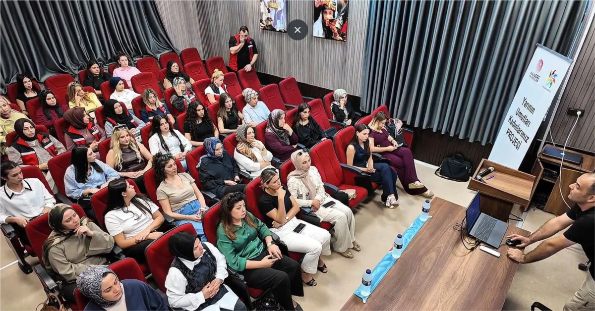 Midyat&rsquo;ta &ldquo;Yarının Umutları Kadınlarımız&rdquo; Programı D&uuml;zenlendi