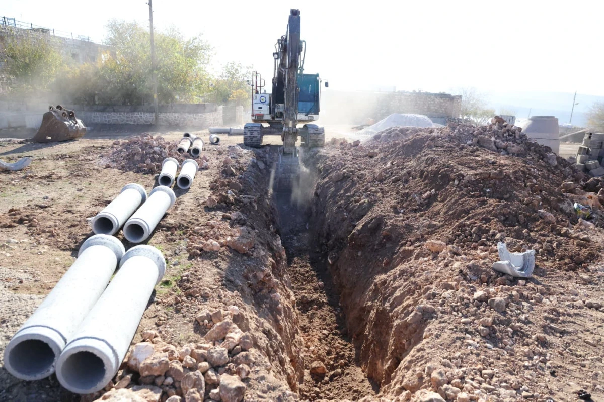 Nusaybin Düzce Mahallesi’ne 2,5 Kilometrelik Atık Su Hattı Çalışması Başladı
