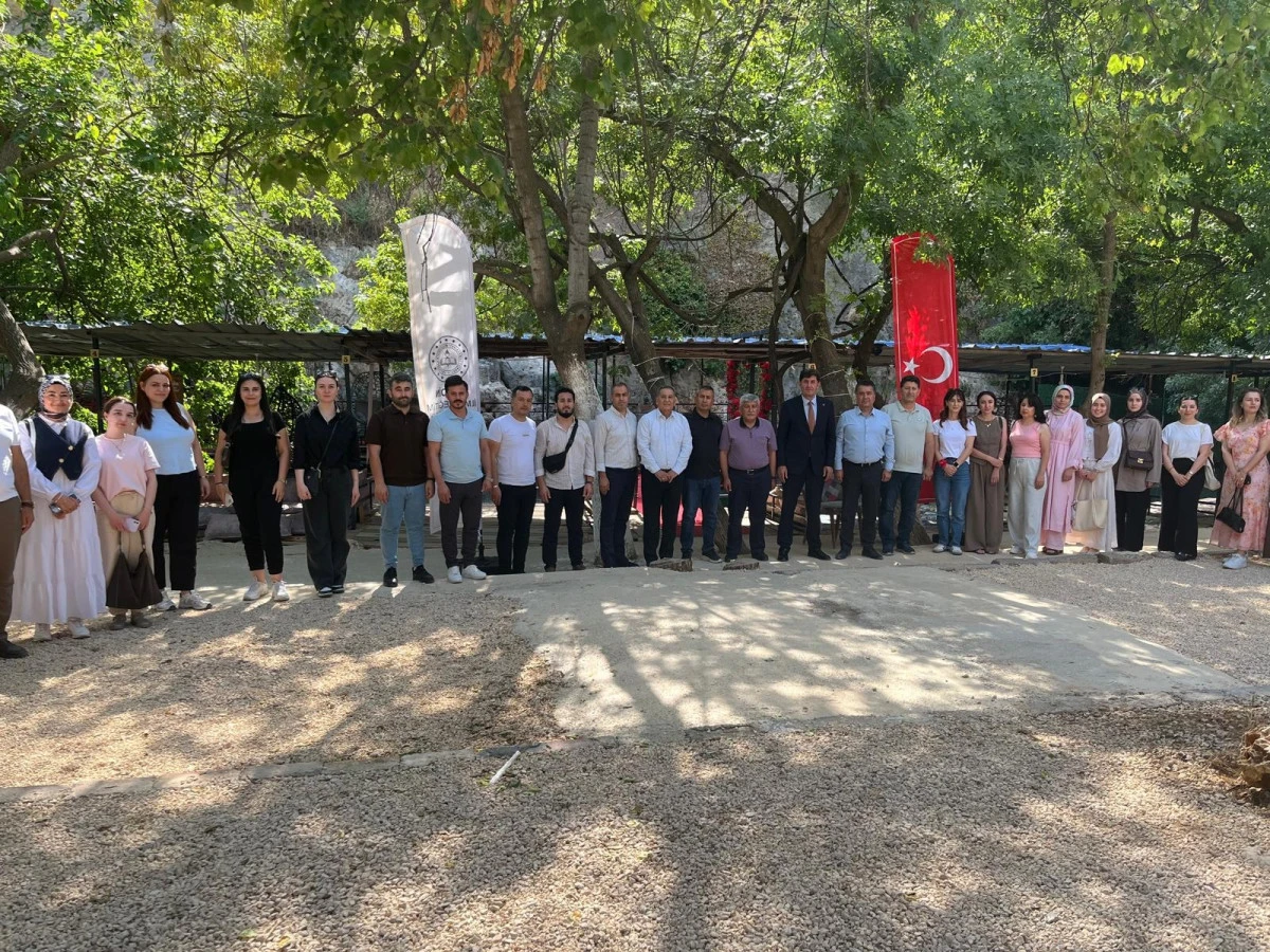 Nusaybin&rsquo;de K&uuml;lt&uuml;r ve Eğitim Ş&ouml;leni: &Ouml;ğretmen Akademileri Beyazsu&rsquo;da Final Yaptı