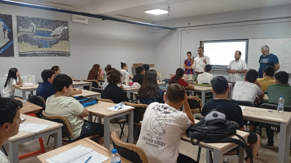 Okullarda Yaz D&ouml;nemi Eğitimi: M&uuml;d&uuml;r AKAN Kurs Merkezlerini İnceledi