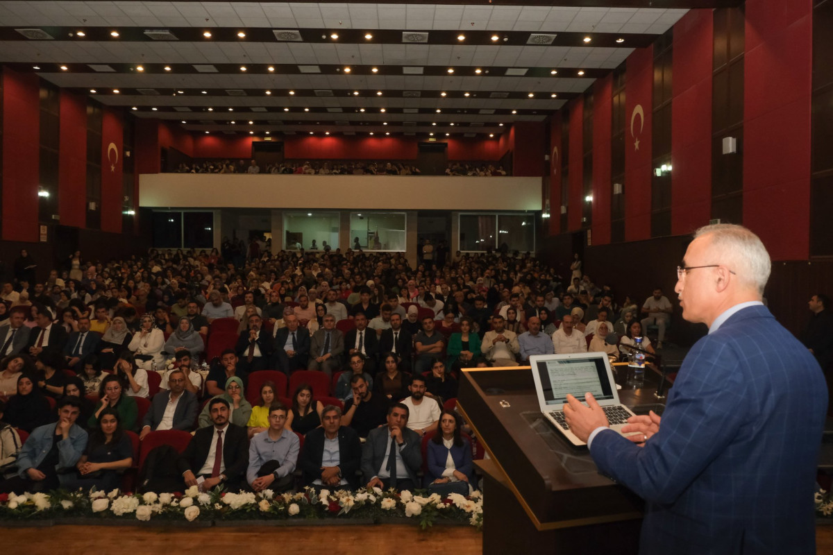  Prof. Dr. Hüseyin Karaman MAÜ öğrencilerİ ile buluştu