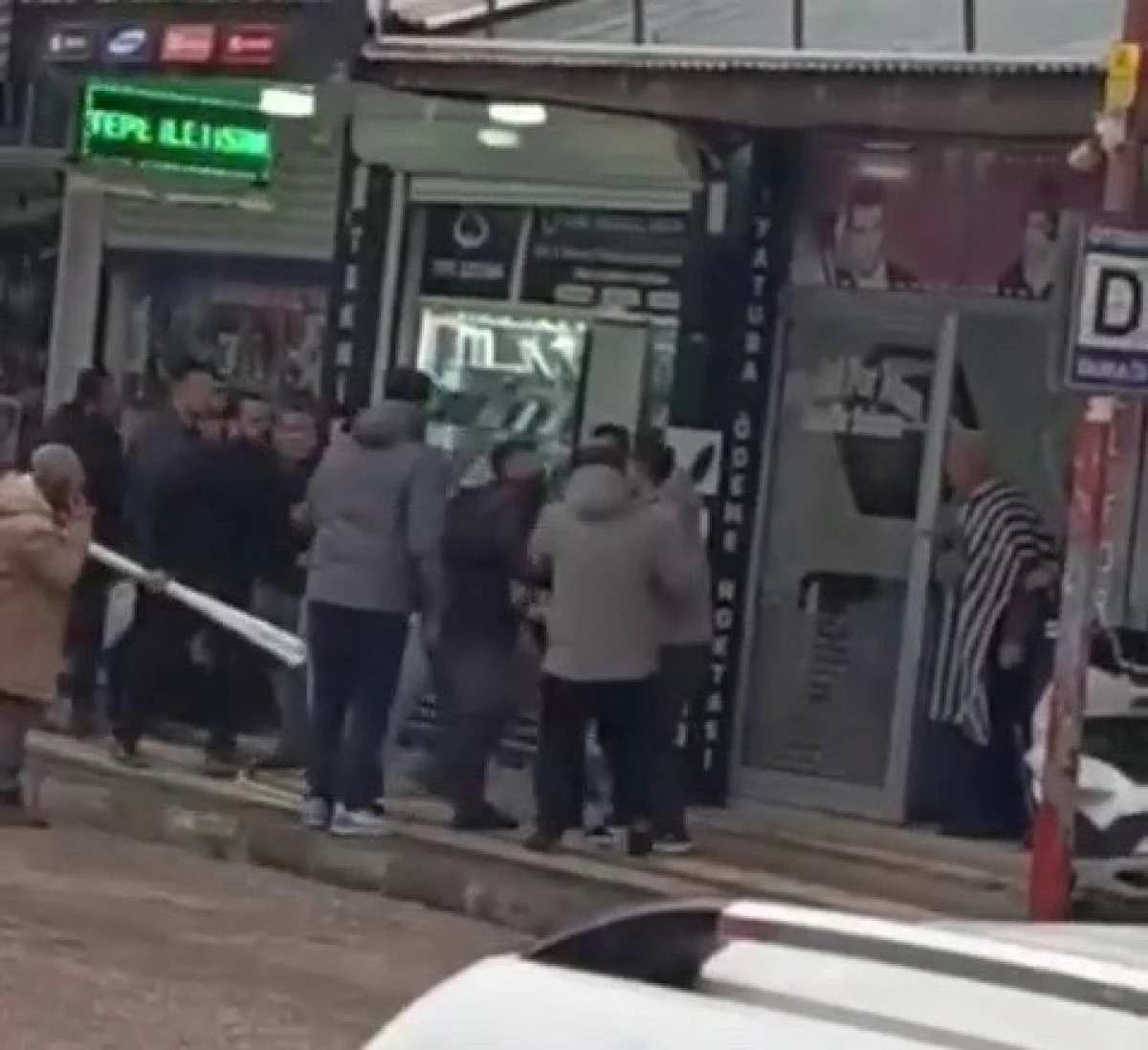 Silahlı ve bı&ccedil;aklı kavga: 5 yaral