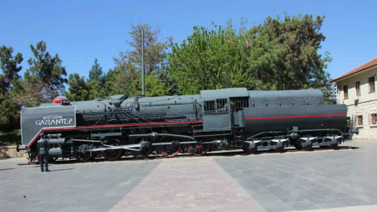 Sınır hattındaki demiryolu yeniden a&ccedil;ılıyor