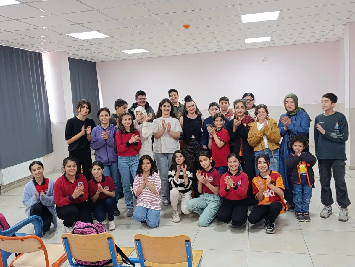 Tasaramcı Yazar Roza Tulga Mardinli Öğrencilere Konuk Oldu