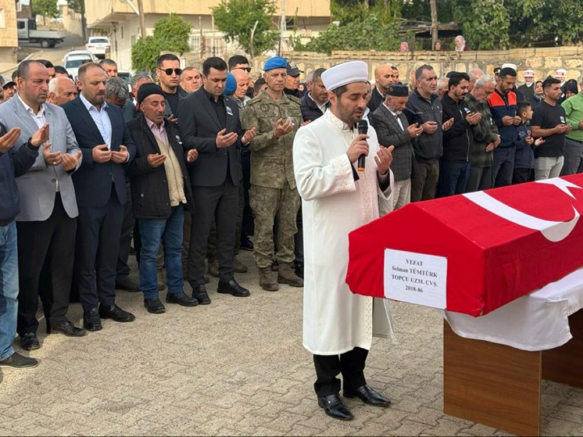 Top&ccedil;u Uzman &Ccedil;avuş Selman T&uuml;mt&uuml;rk Son Yolculuğuna Uğurlandı
