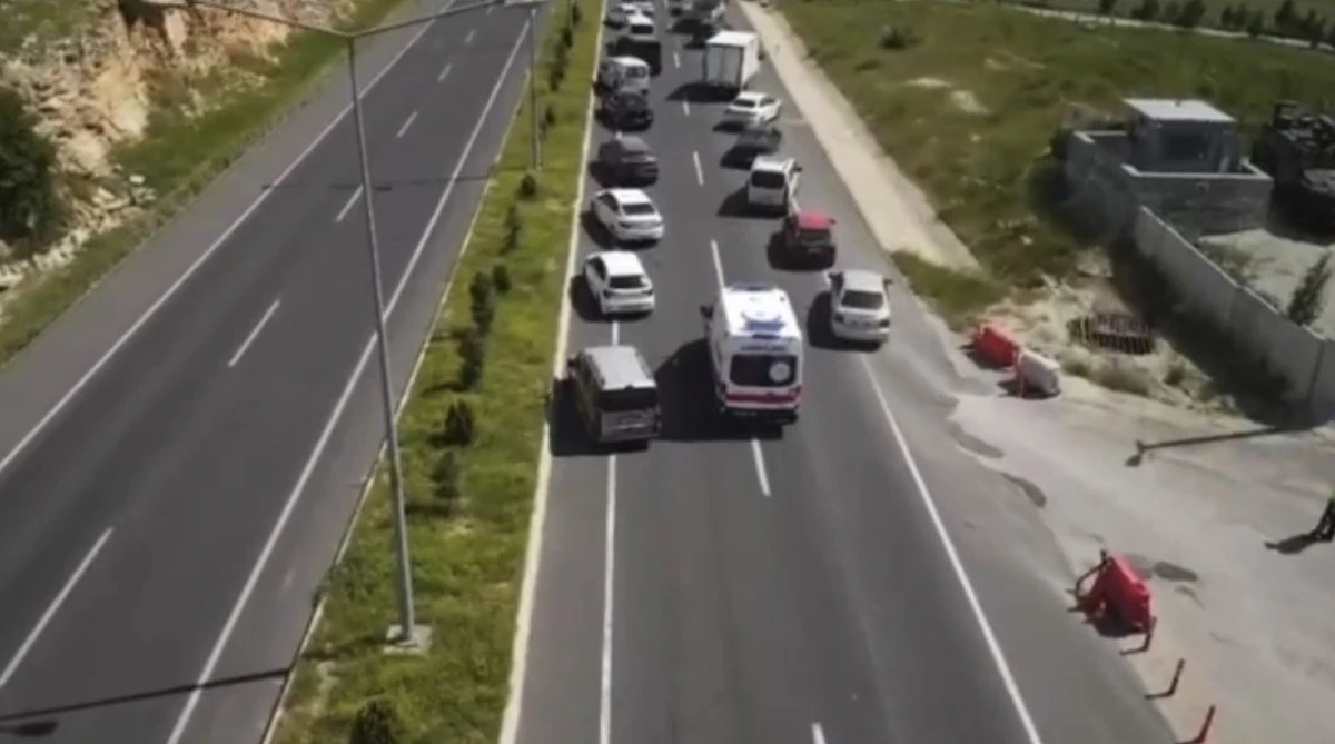 Trafikte fermuar sistemiyle ambulanslara hızlı ge&ccedil;iş hedefleniyor