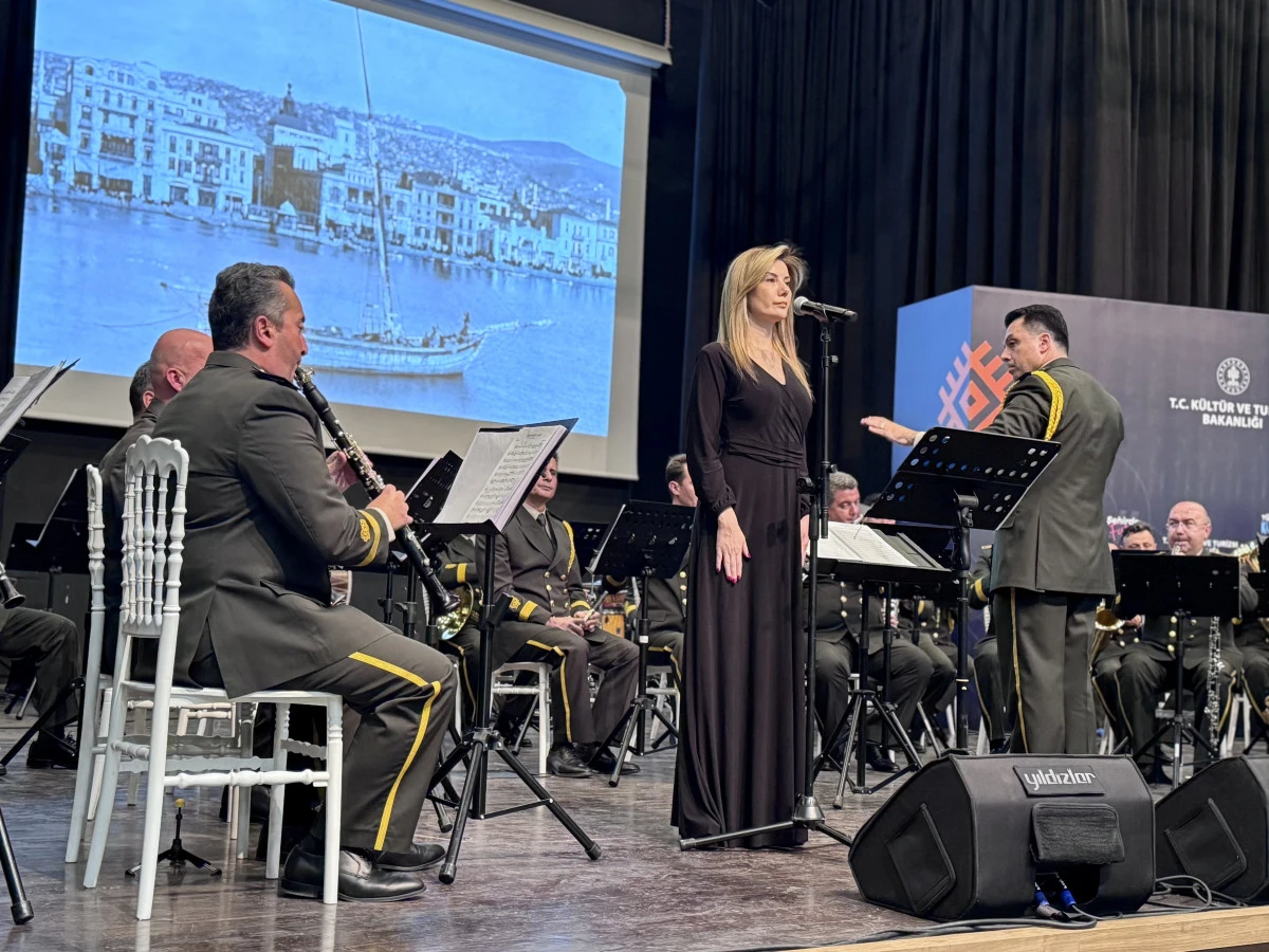 TSK Armoni Mızıkası Komutanlığı Mardin'de konser verdi