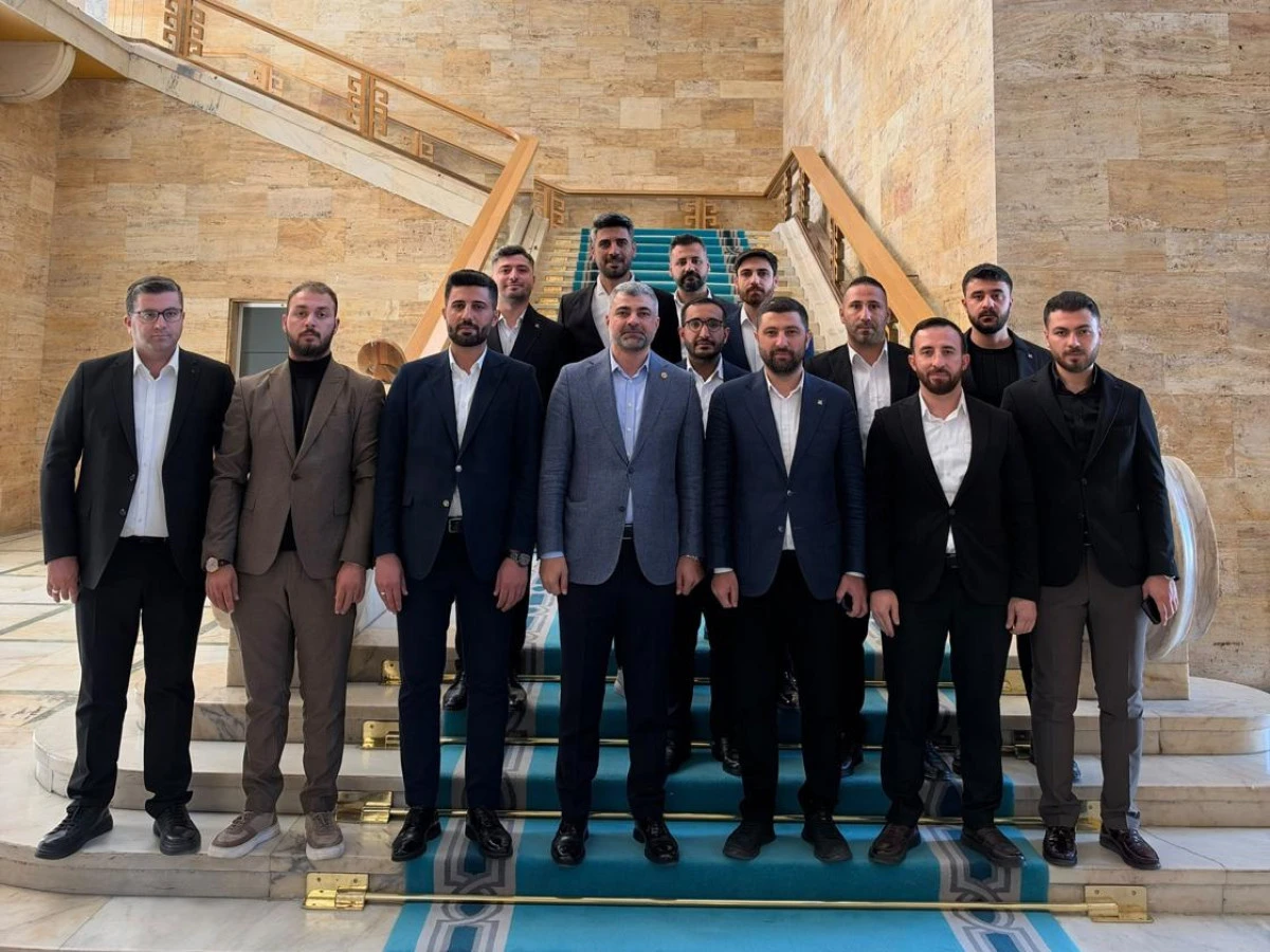 T&Uuml;GVA&rsquo;lı Gen&ccedil;lerden Milletvekili Faruk Kılı&ccedil;&rsquo;a Ziyaret