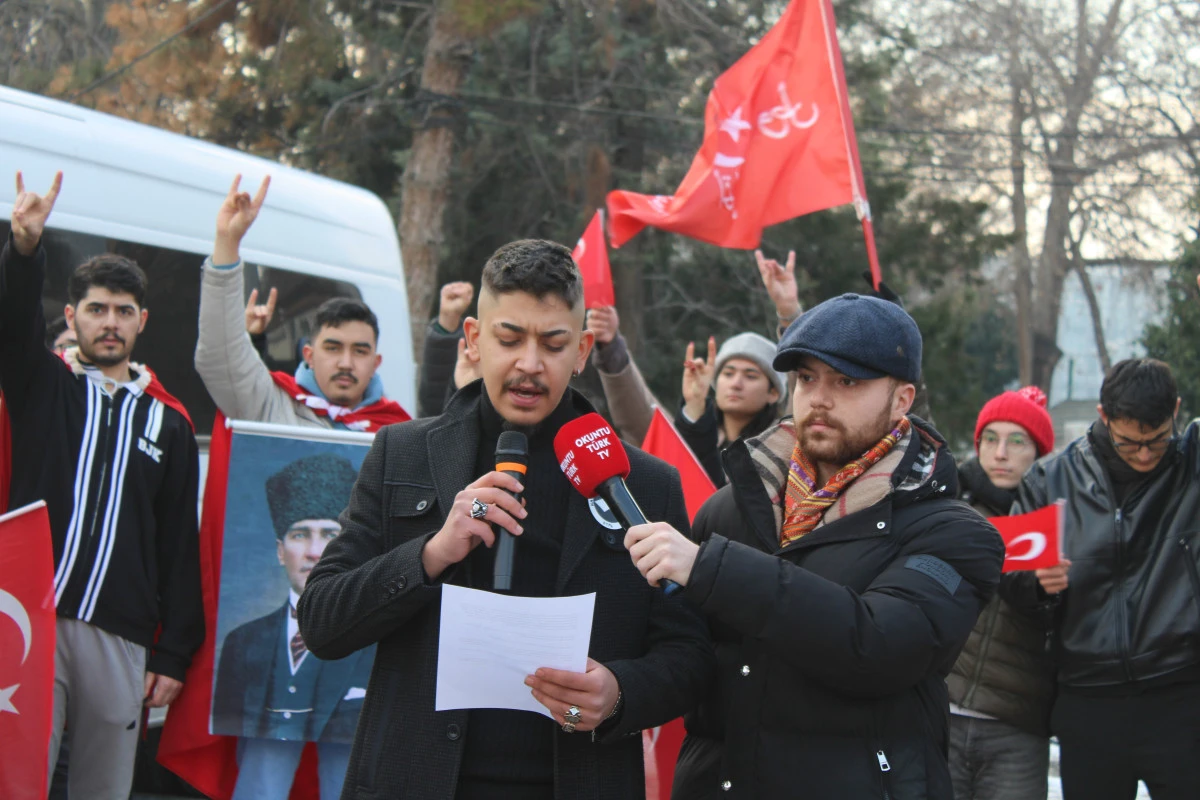 T&uuml;rk Bayrağı'na yapılan saldırıya tepki