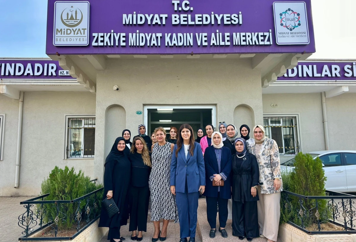 Türkiye Yüzyılı Buluşmaları’nda Derya Ayaydın Midyatlılarla Buluştu