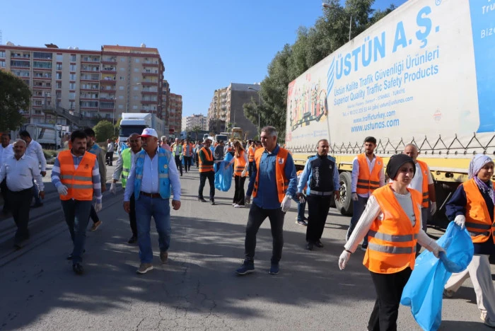 Kızıltepe Belediyesi Temizlik Kampanyası Devam ediyor