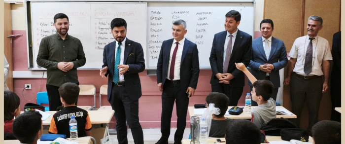 Yaz Okulu&rsquo;nda Eğitim ve Eğlence Bir Arada: Genel M&uuml;d&uuml;r Topoğlu&rsquo;ndan Artuklu&rsquo;da İncelemeler