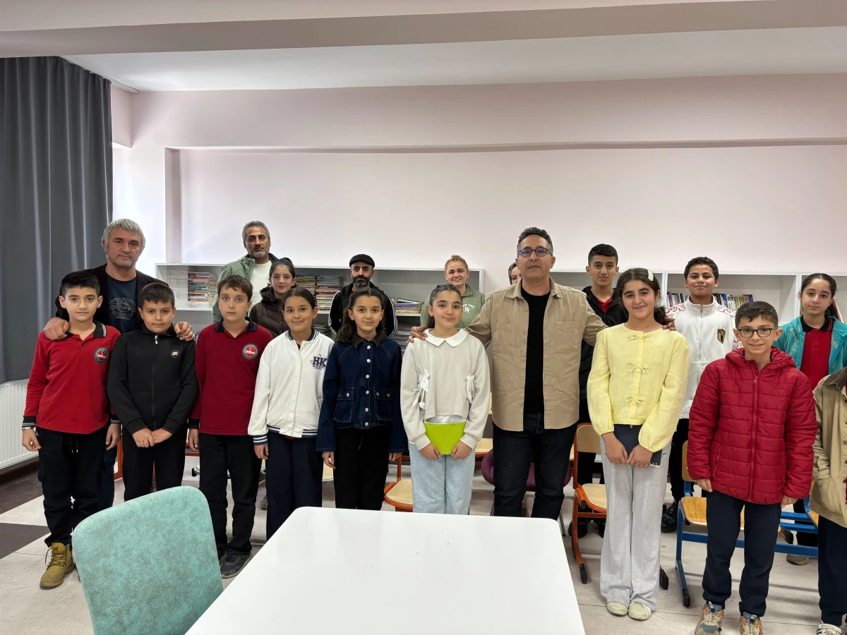 YAZAR ALİ İPEK &Ouml;ĞRENCİLER İLE BULUŞTU