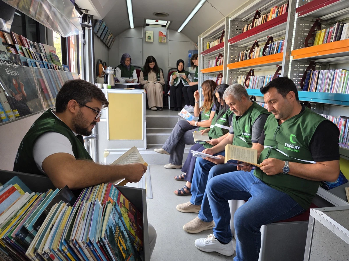 Yeşilay Mardin Ekranları Kapattı, Kitaplara Sarıldı