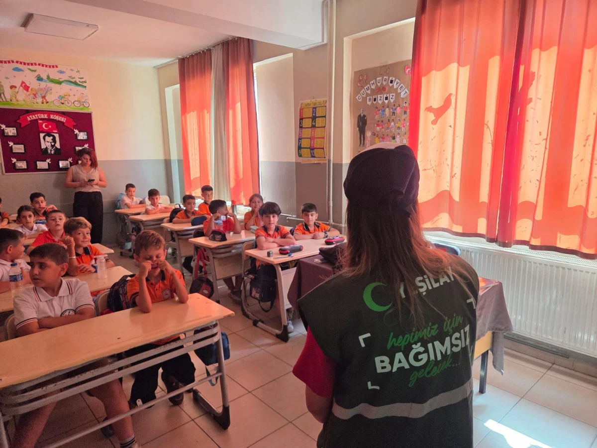 Yeşilay Mardin şubesi, Yeni Eğitim Yılında Minik Kalplere Dokundu