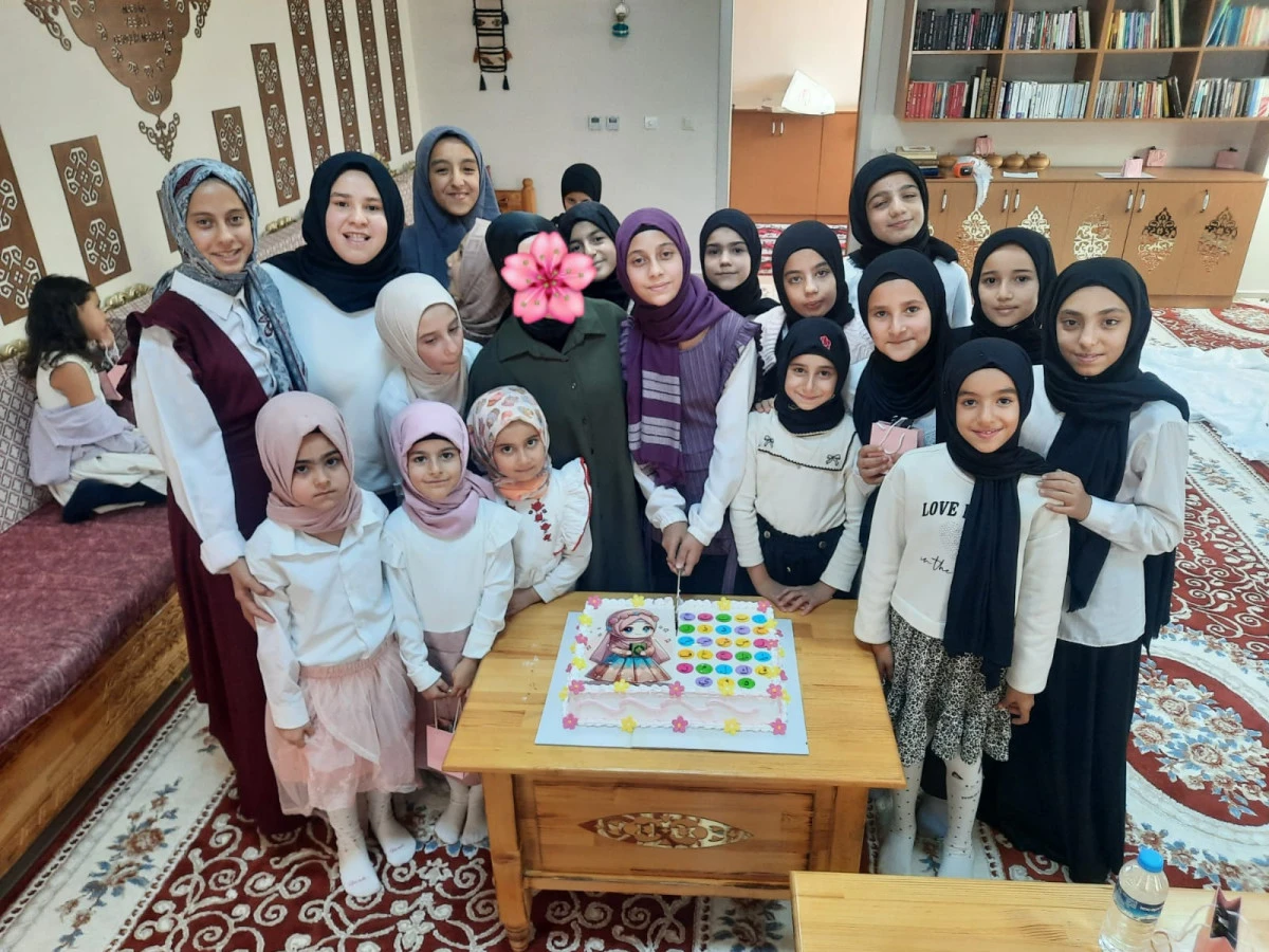 Yeşilli Gençlik Merkezi'nde Kur'an Eğitimi Sürüyor  