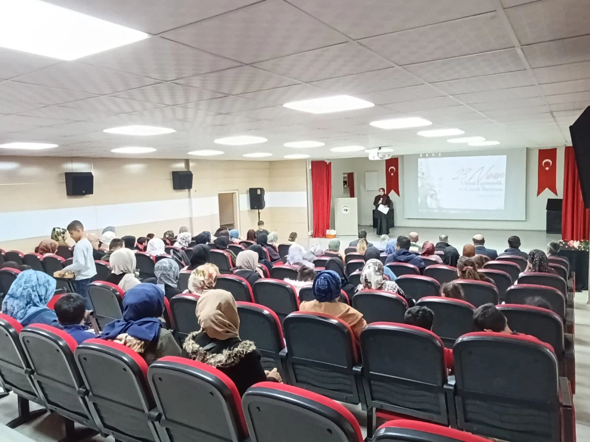 Yeşilli&rsquo;de Anlamlı Buluşma: "Kadın &Ouml;ğrenirse D&uuml;nya &Ouml;ğrenir"