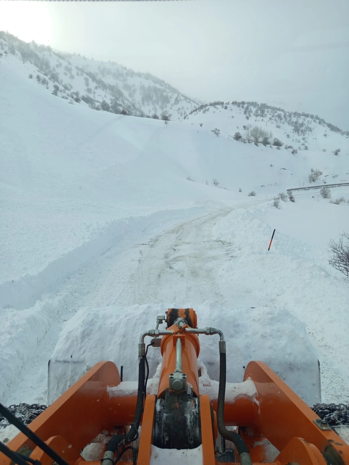 Yola d&uuml;şen &ccedil;ığ ekipler tarafından temizlendi